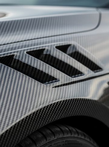 carbon-fiber-wrap-detail-macro
